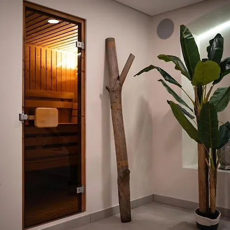 לינה וארוחת בוקר Boutique Serena Vista 4*
